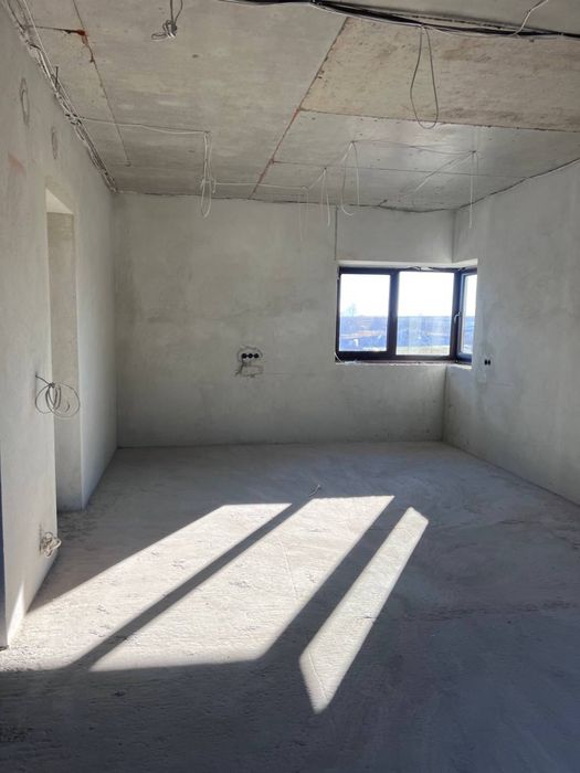 Продаж котеджу з власною ділянкою у с. Басівка