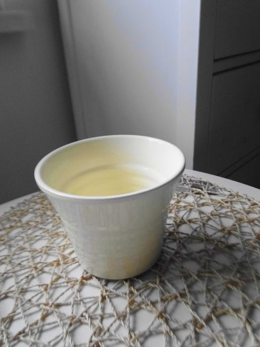 Kwiatek gratis Ceramiczna osłonka na kwiatek doniczkowy