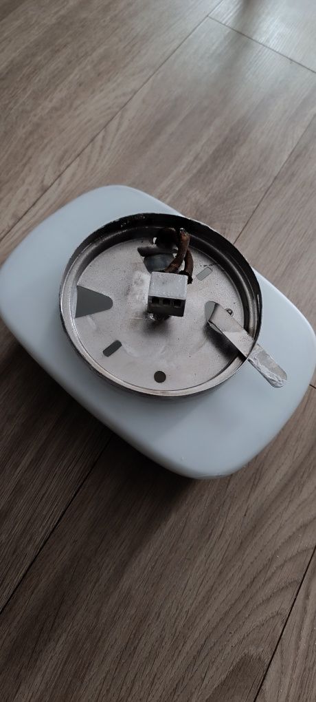 Lampa sufitowa lampa na ścianę

stan używany lampa na ścianę wysokość