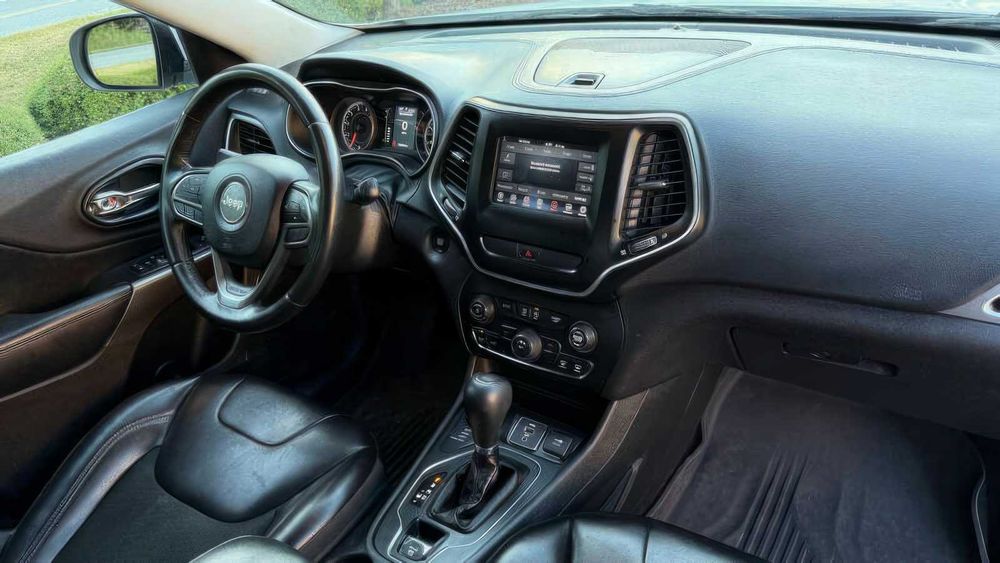 Jeep Cherokee Latitude Plus      2019