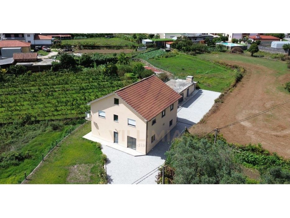 Moradia T2+T3 em Labruja, Caminho Português de Santiago (350 m) - P...