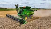 Koszenie rzepaku zboża kukurydzy  zbiór John Deere  Claas New Holland