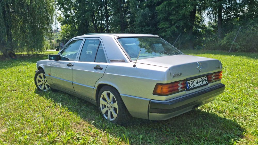 Mercedes 190E W201 - dobry stan, w pełni sprawy