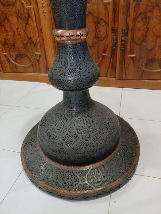 Mesa com tampo de vidro