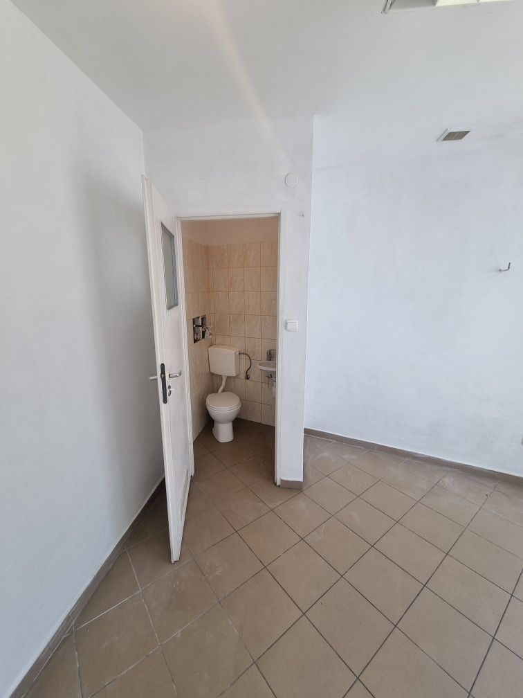 Wynajmę Samodzielny Lokal / centralne ogrzewanie/ parter