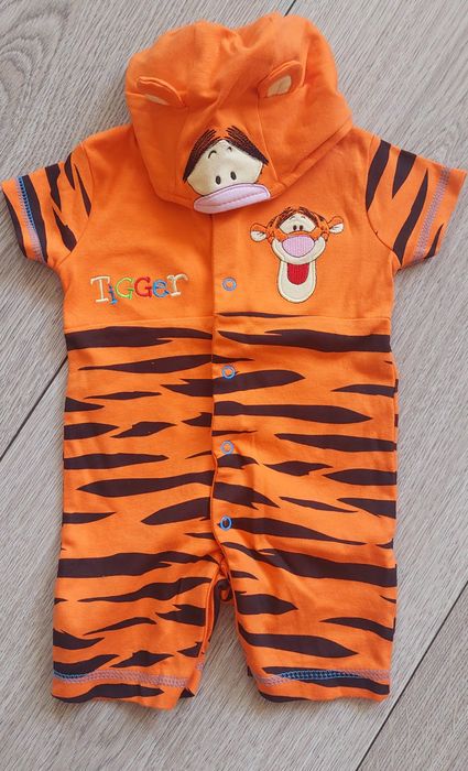 Rampers strój tygrysyka Disney, sesja zdjęciowa niemowlęca