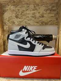 Чоловічі кросівки Nike Air Jordan 1 Mid Grey