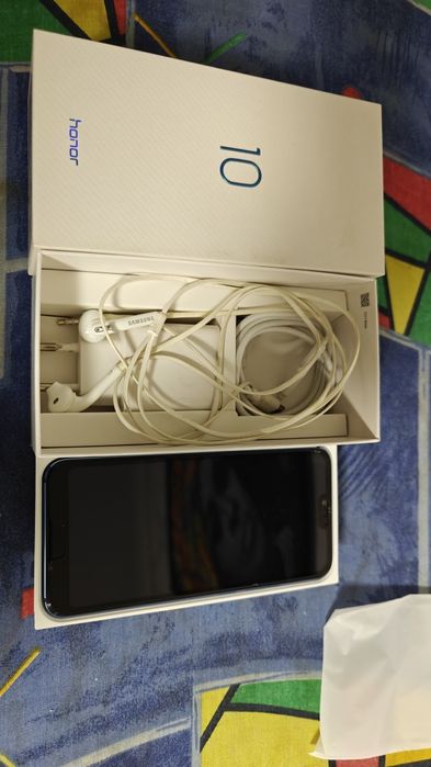 Смартфон б/в Honor 10 у хорошому стані
