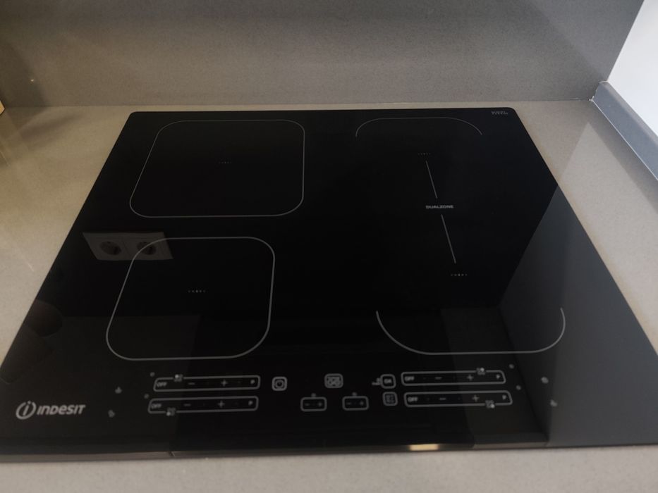 Vendo placa de indução Indesit com garantia