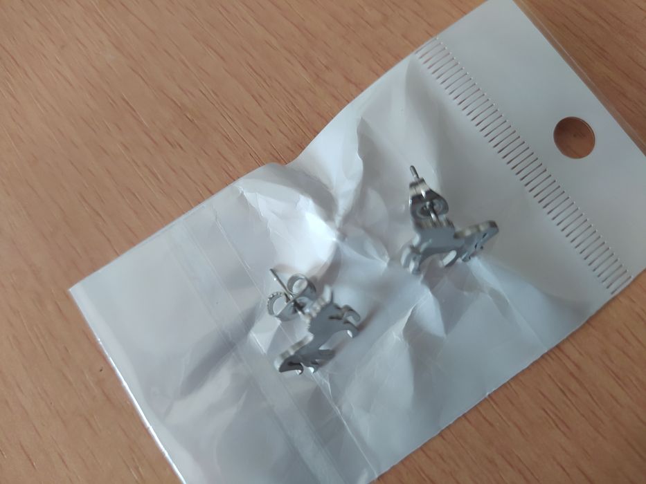 Brincos prateados unicórnio NOVO