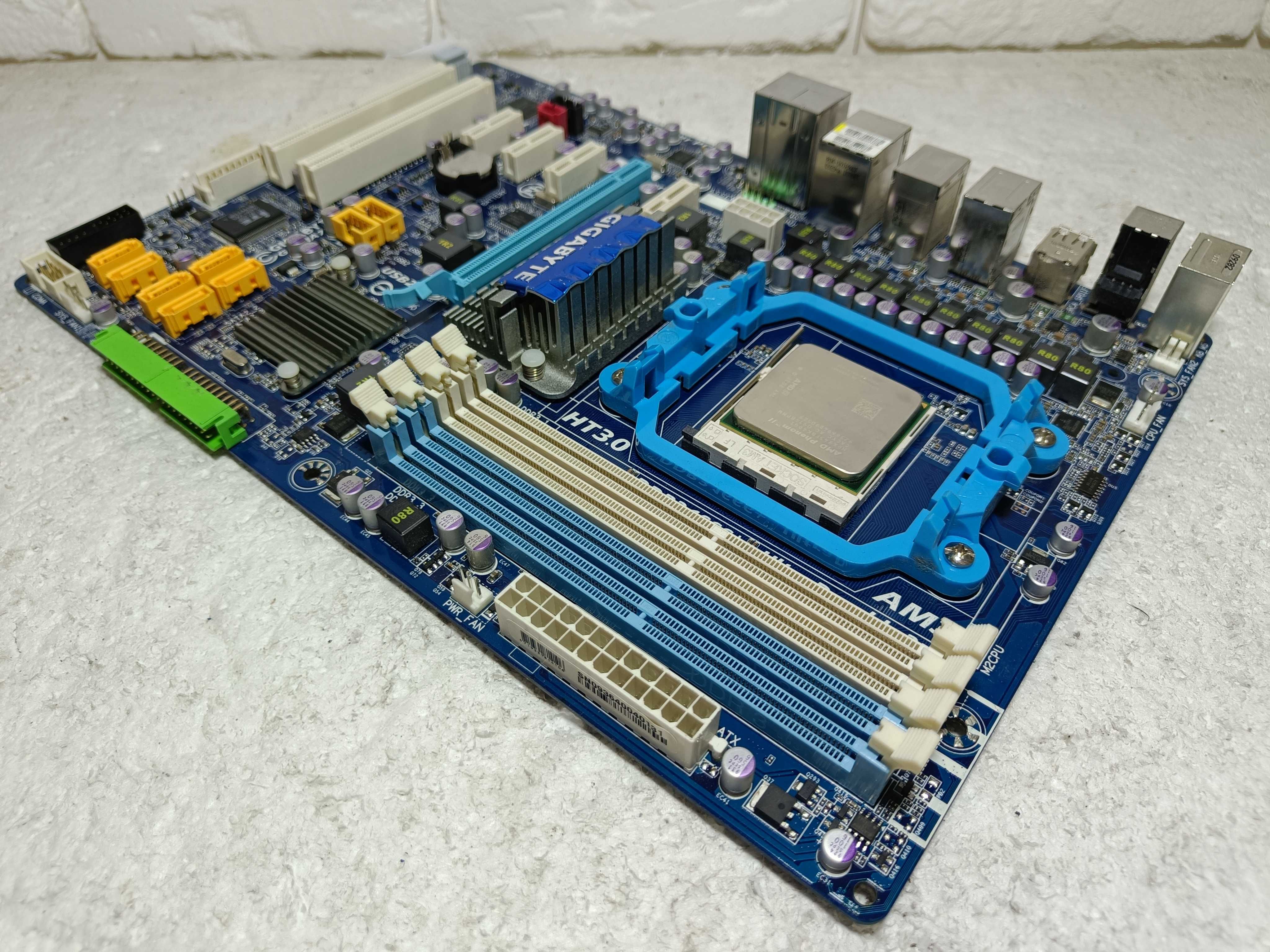 КОМПЛЕКТ AMD Gigabyte GA-MA770T-UD3P + AMD Phenom II 945 4 ЯДРА sAM3