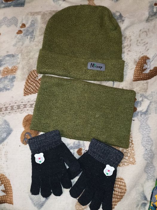 Зимовий набір: куртка,штани, шапка,шарф,,рукавиці