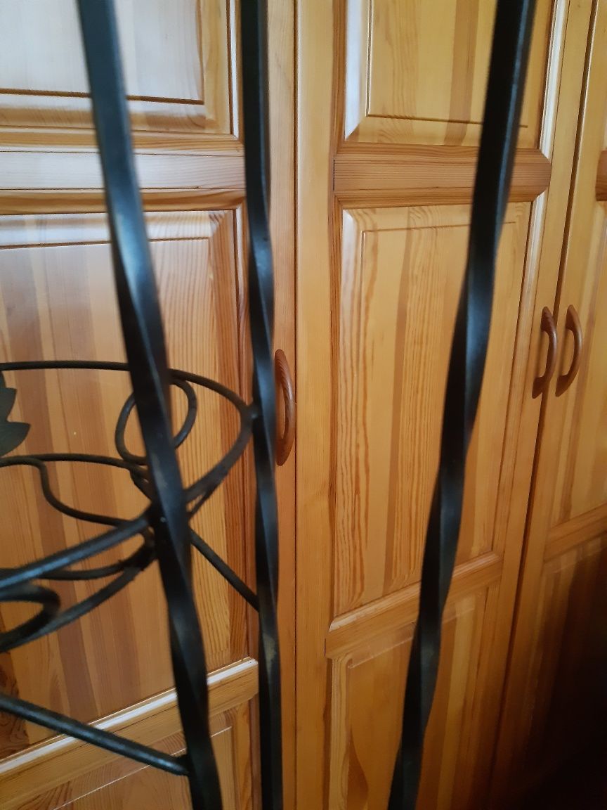 Stary metalowy kuty kwietnik 170 cm