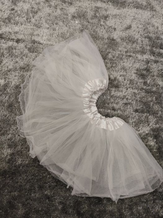 Saia de menina branca