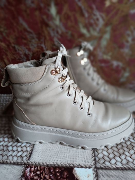 Взуття на осінь-весну