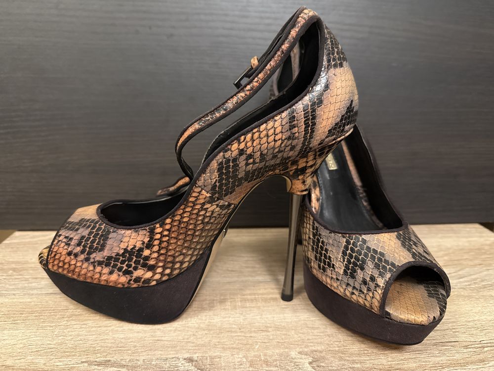 Szpilki wężowe czółenka open toe 39 skórzane