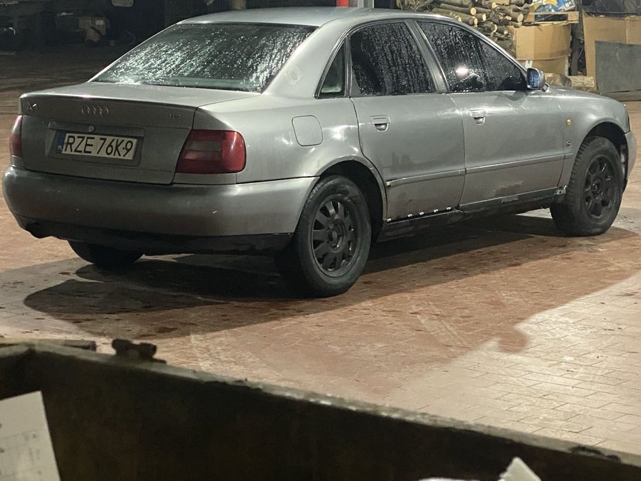 Ауді А4 Б5 1.6 MPI