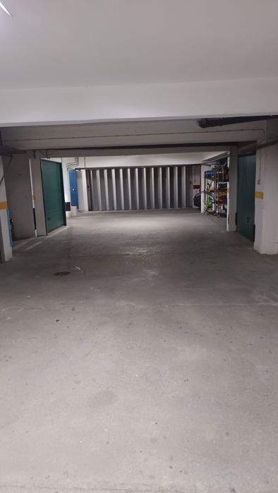 Alugo garagem no Barreiro