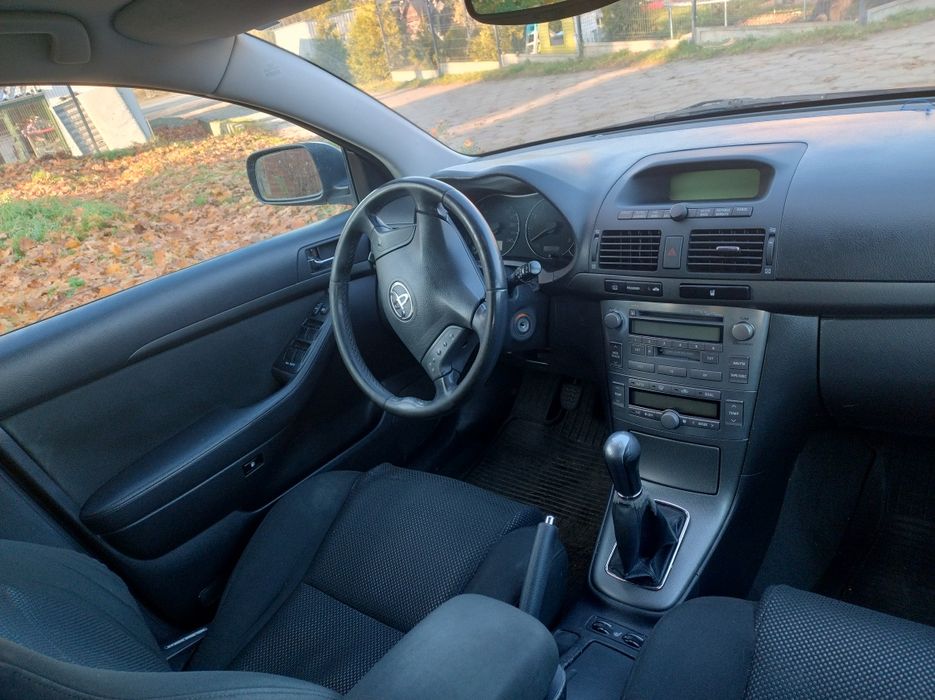 Sprzedam Toyota Avensis 1.8 benzyna zadbany stan super