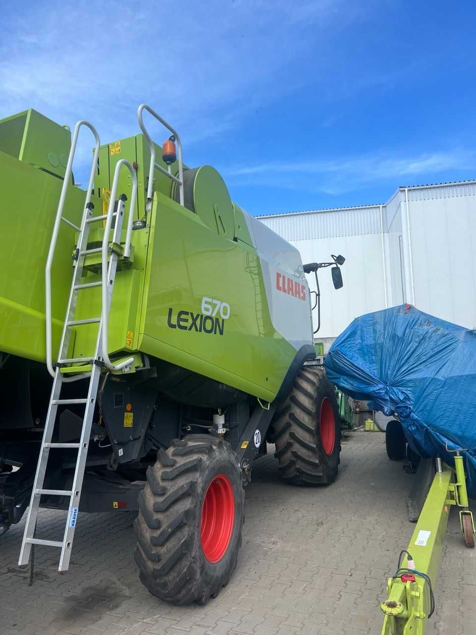 Зернозбиральний комбайн Claas Lexion 670