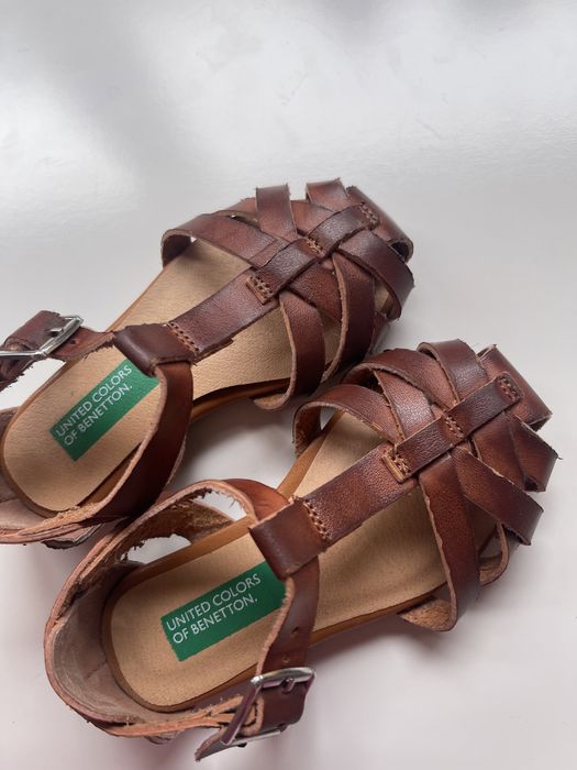Sandália/sapato menina Benetton T21 como novas
