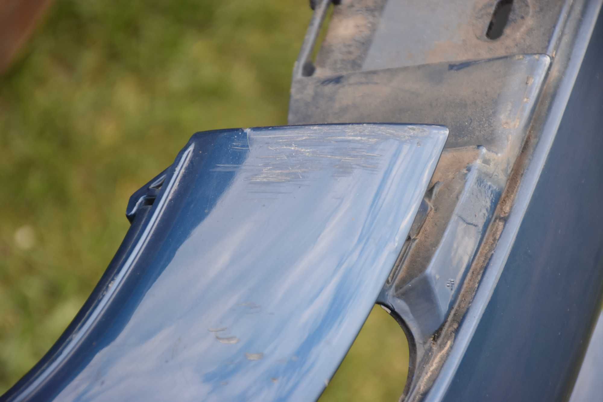 Zderzak tył tylny BMW E39 touring kombi pod hak Topasblau 364 zaślepka