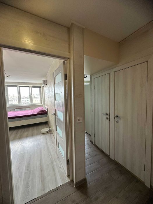 Малишка, 37 До метро 3 хвилини пішки Готівка або безготівковий розрах.