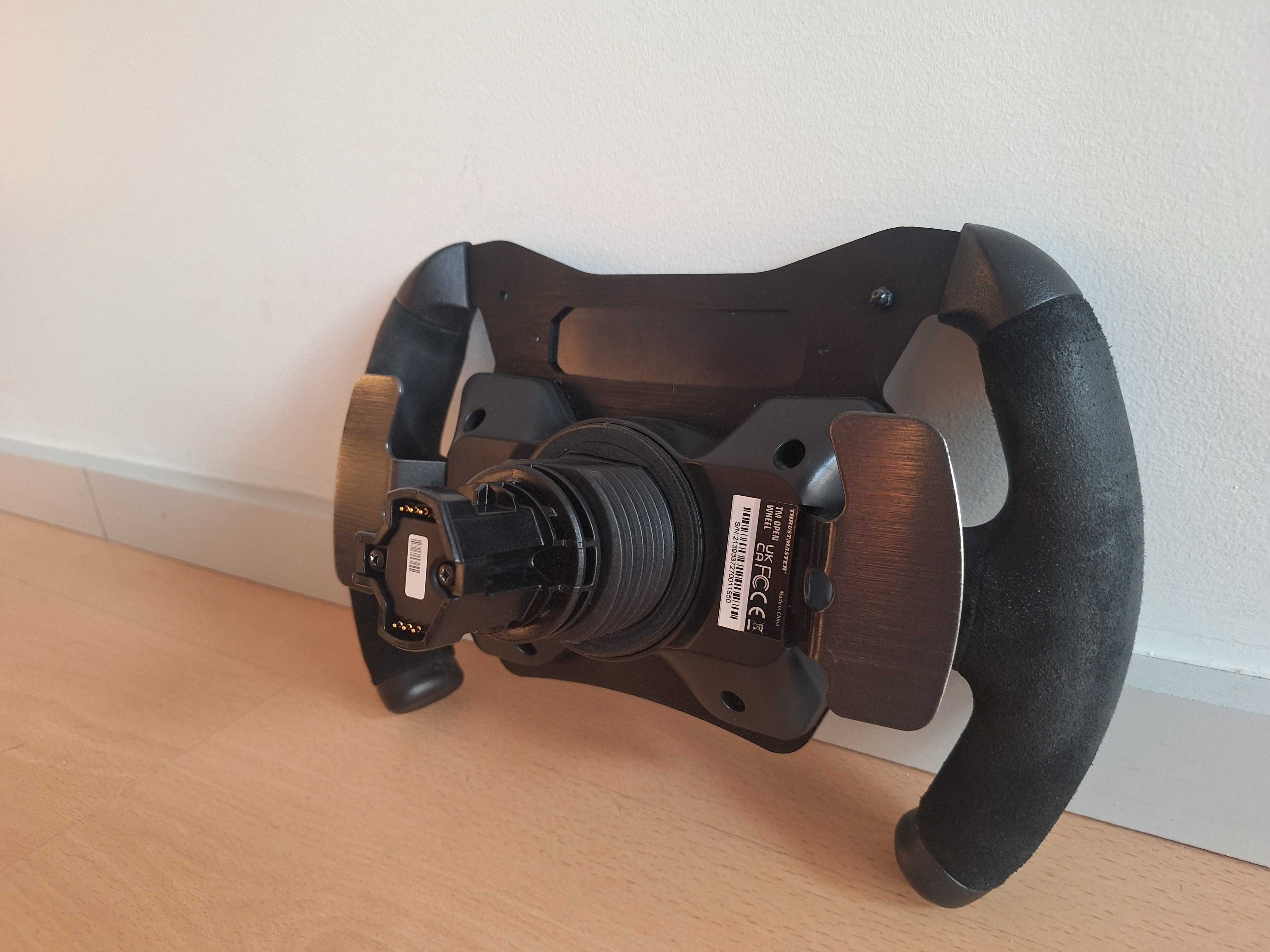 Add-on volante Thrustmaster. Semi novo. Envio por conta do comprador.