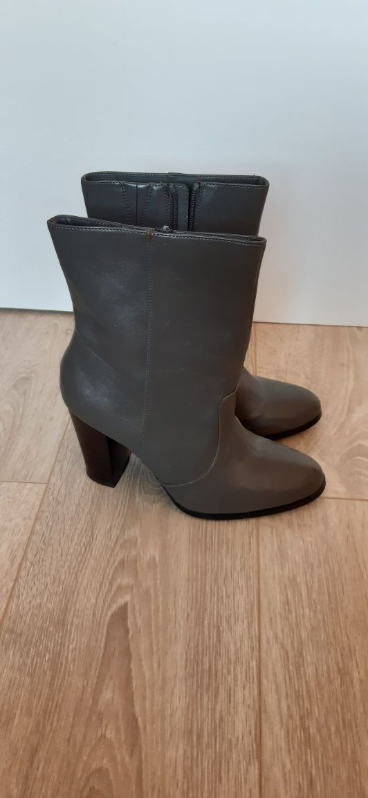 Szare Botki F&F 39