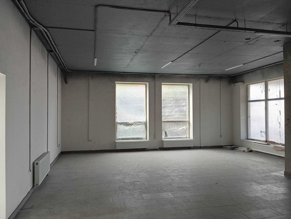 Оренда торгових площ у сучасному просторі по вул. Пересопницькій