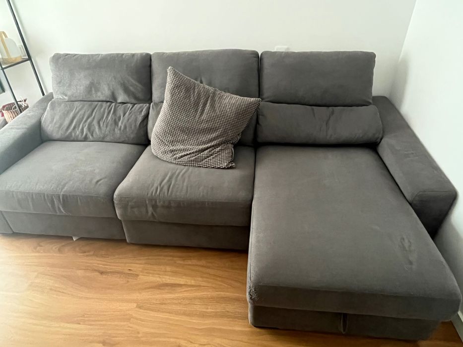 Sofá-cama com arrumação