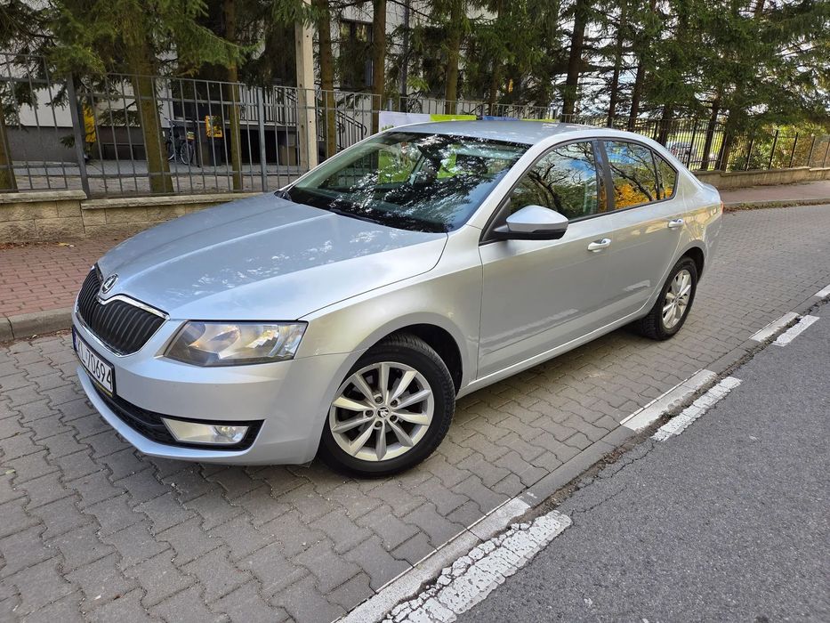 Skoda Octavia 1.6 TDI Zarejestrowana w Polsce Nawigacja Alufelgi Stan Bdb