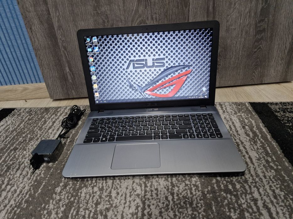 Ноутбук Asus R541S+Celeron N3060+2Гб+1000ГБ HDD *Рабочий ноутбук*.