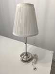 Lampa stołowa biało-srebrna IKEA