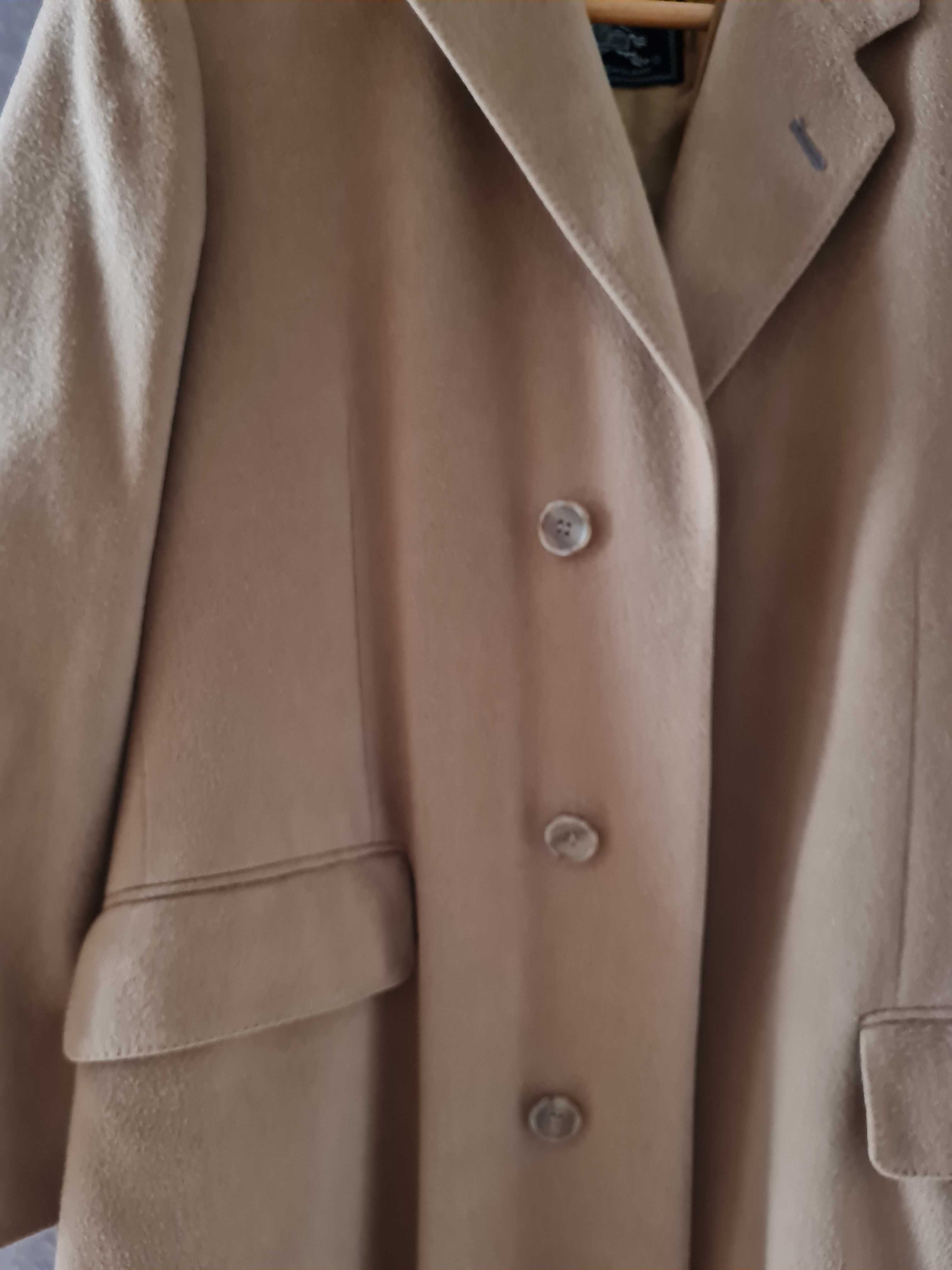 Sobretudo em lã e cashmere  Burberry