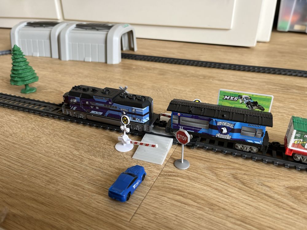 ferrovia com trem