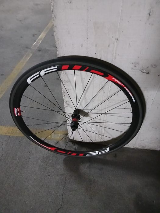 Roda de estrada carbono tubular