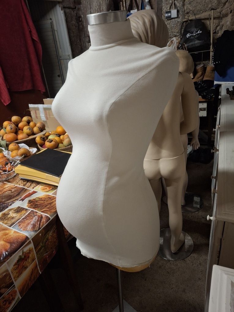Manequin criança, busto gravida