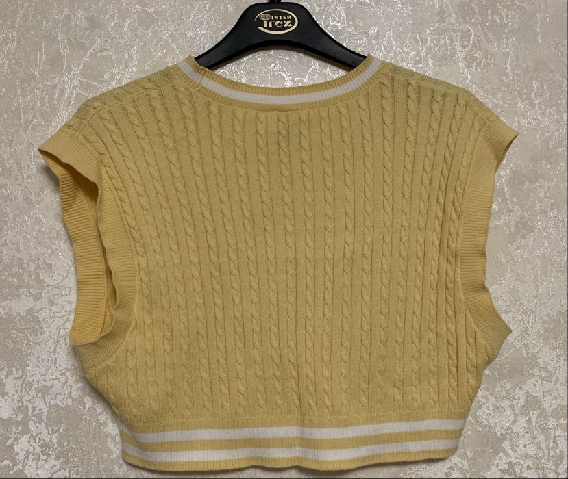 Укорочена жилетка