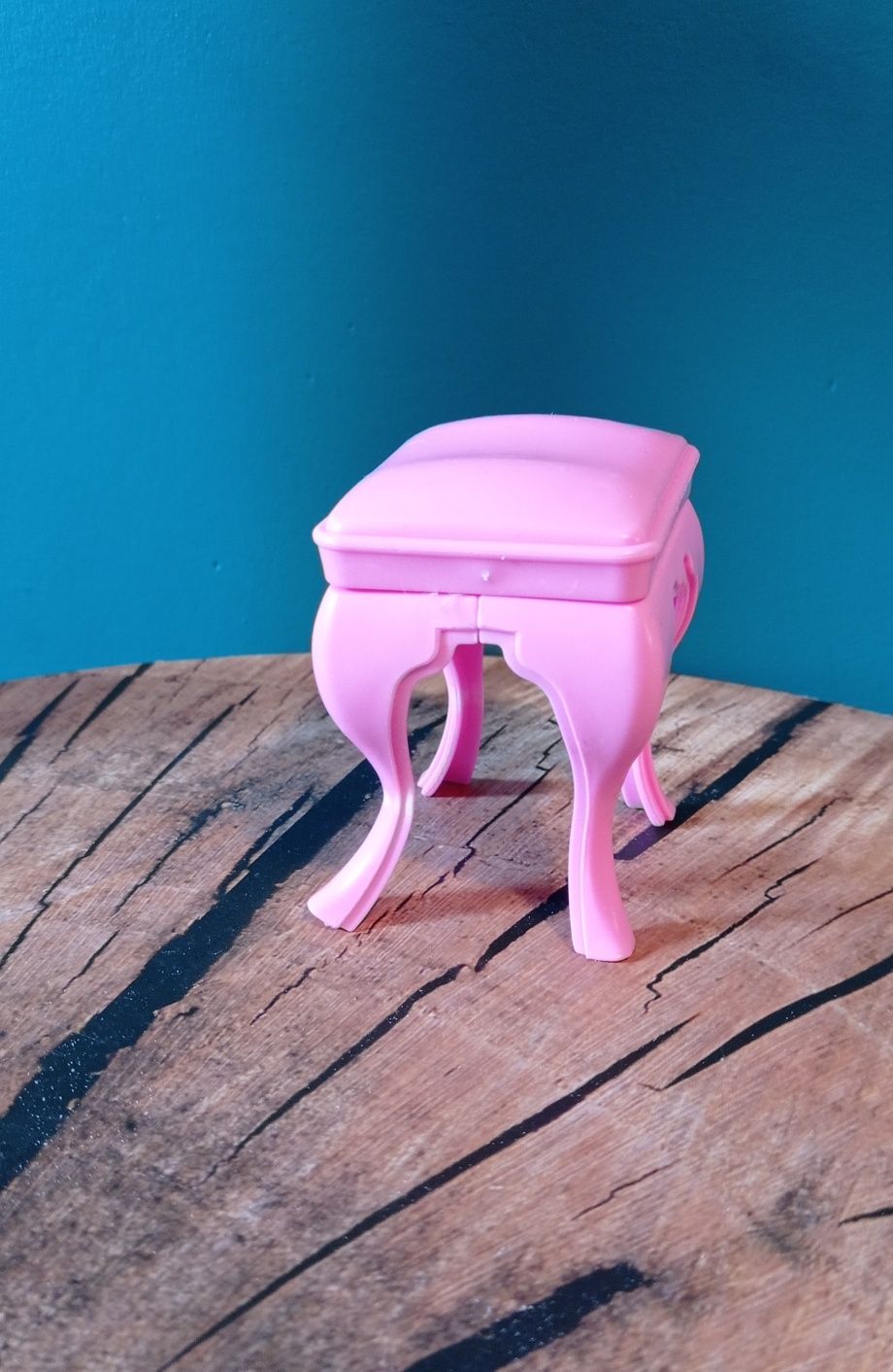 Barbie różowy stołek, taboret Barbie z Jeziora Łabędziego 2003 r.