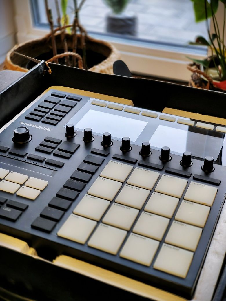 Native Instrument MK3