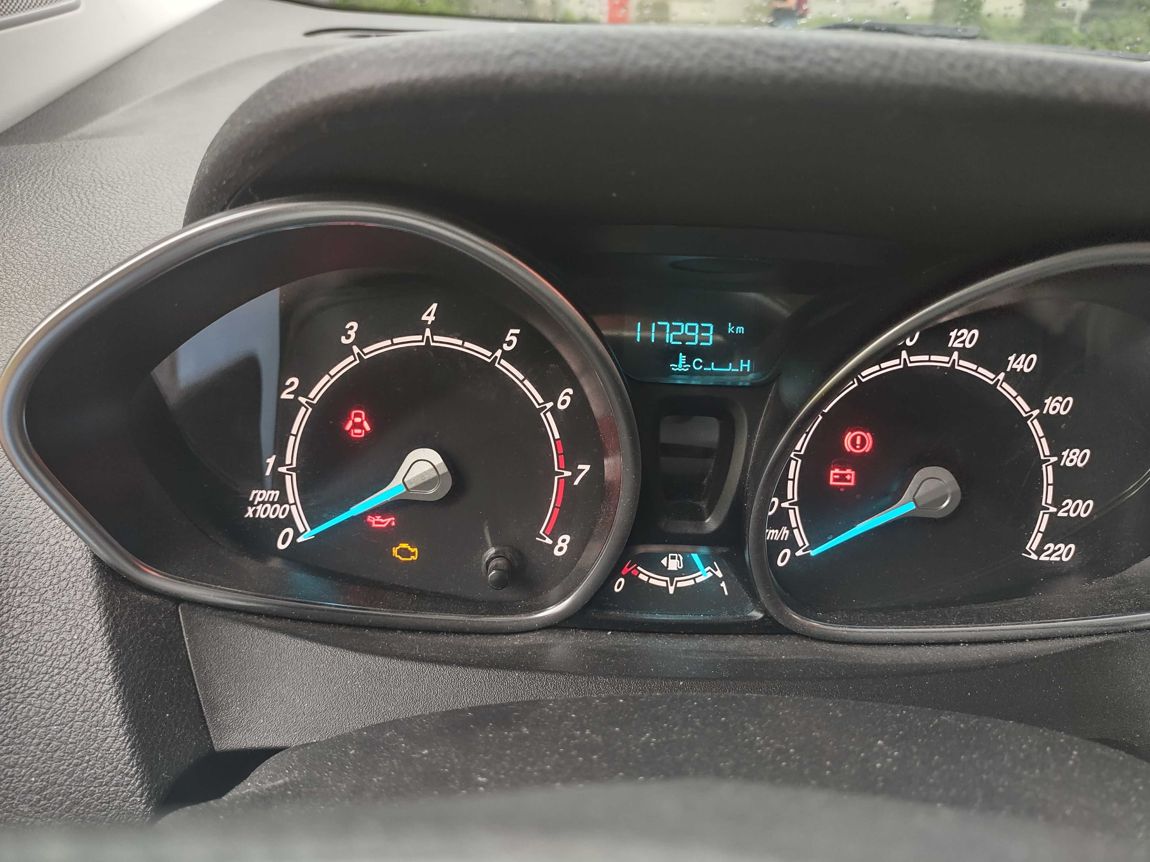 sprzedam samochód ford tourneo courier