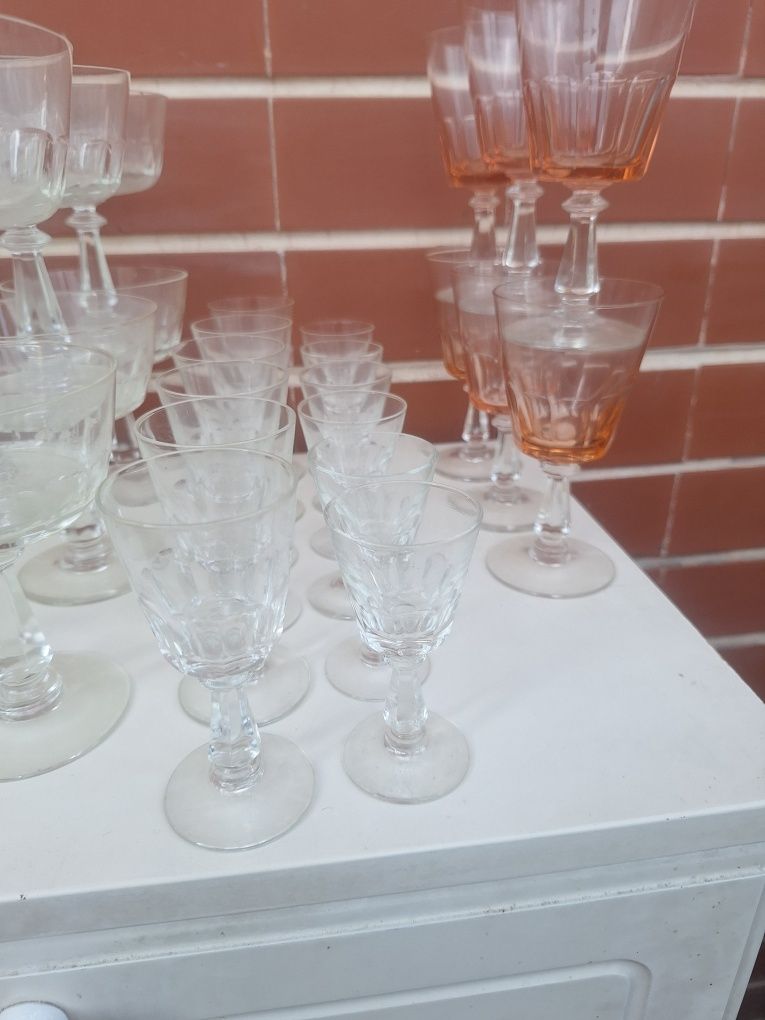Conjunto completo 36 copos de cristal vindos de Moçambique