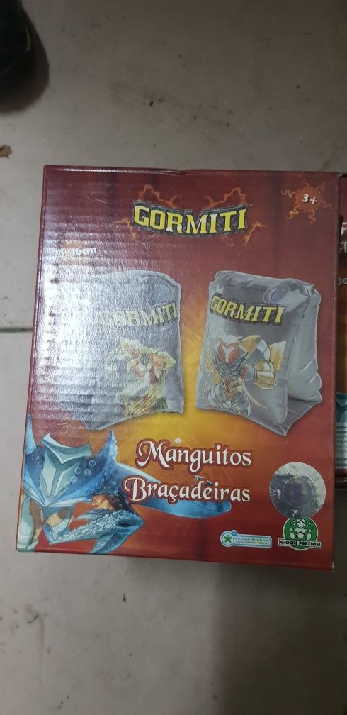 Boias e braçadeiras dos Gormiti