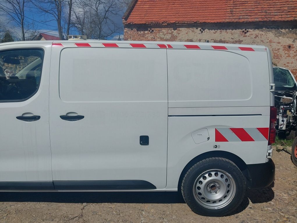 Błotnik Lewy ćwiartka Expert III L2 16-24r