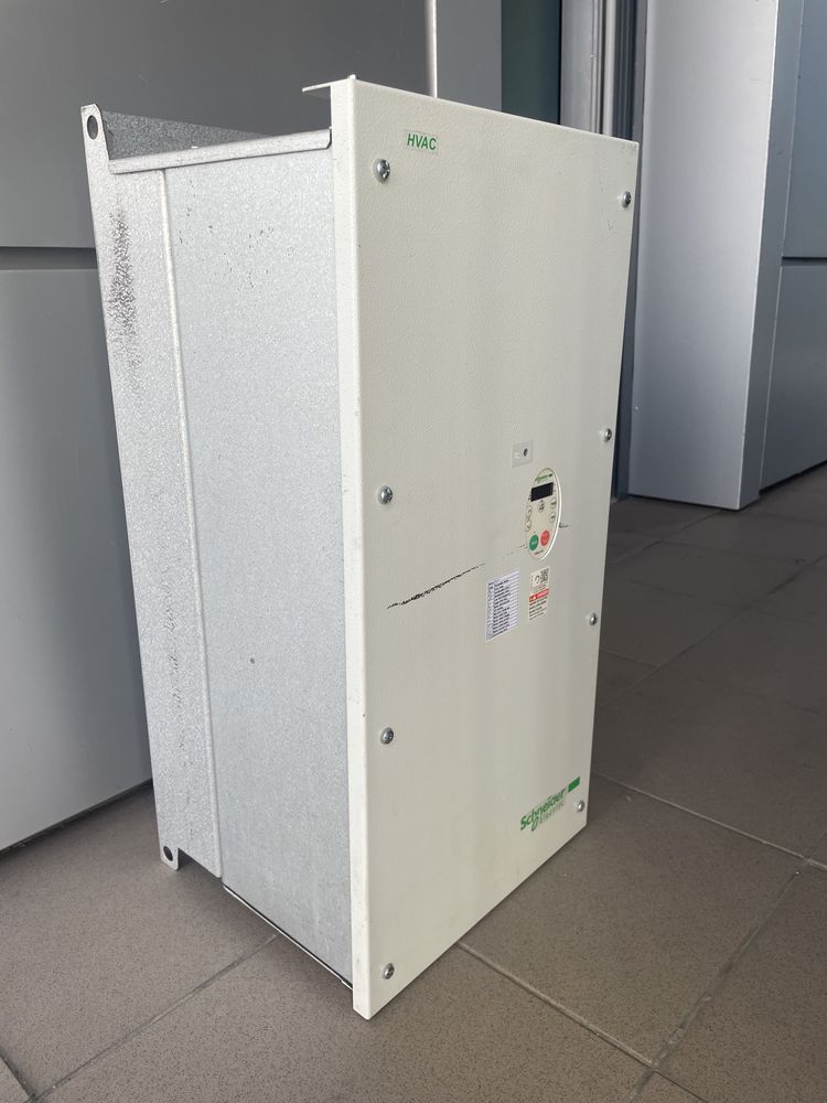 Частотный преобразователь Schneider Electric ATV212WD18N4