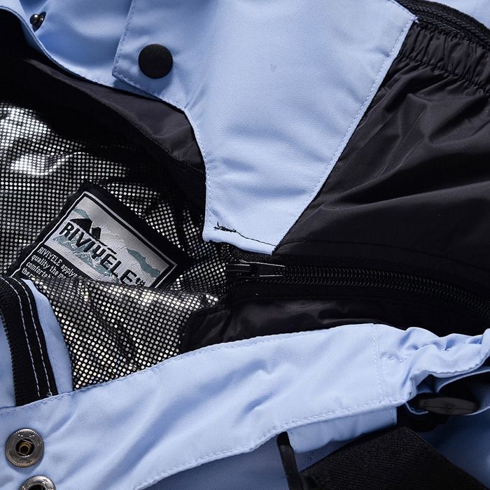 Ідеальний жіночий костюм для лиж і сноуборду