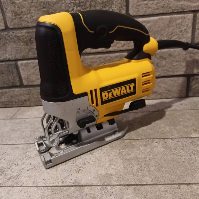 Електролобзик Dewalt DW 349