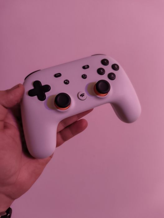 Геймпад Google Stadia Дуже якісний - рівня Dualsense та DualShock