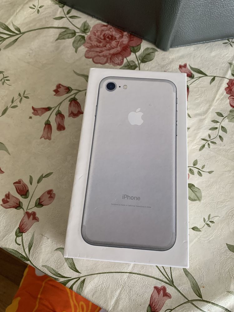 iPhone 7, в норм стані тільки при зустрічі
